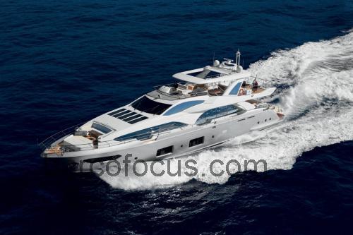 Azimut 100 Grande avaliação e ficha técnica